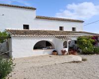 Original traditional finca for sale