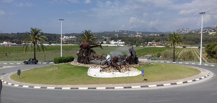 Local artwork on Moraira roundabout